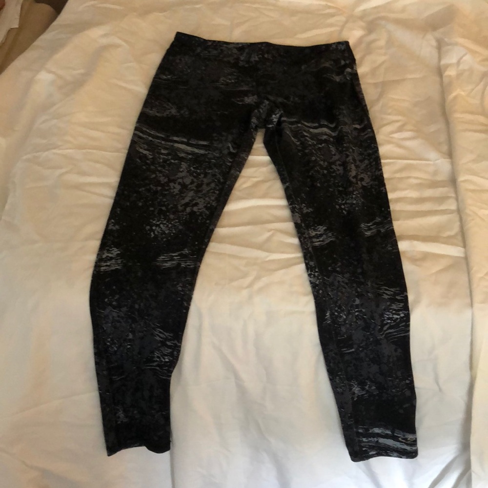 Athletic leggings